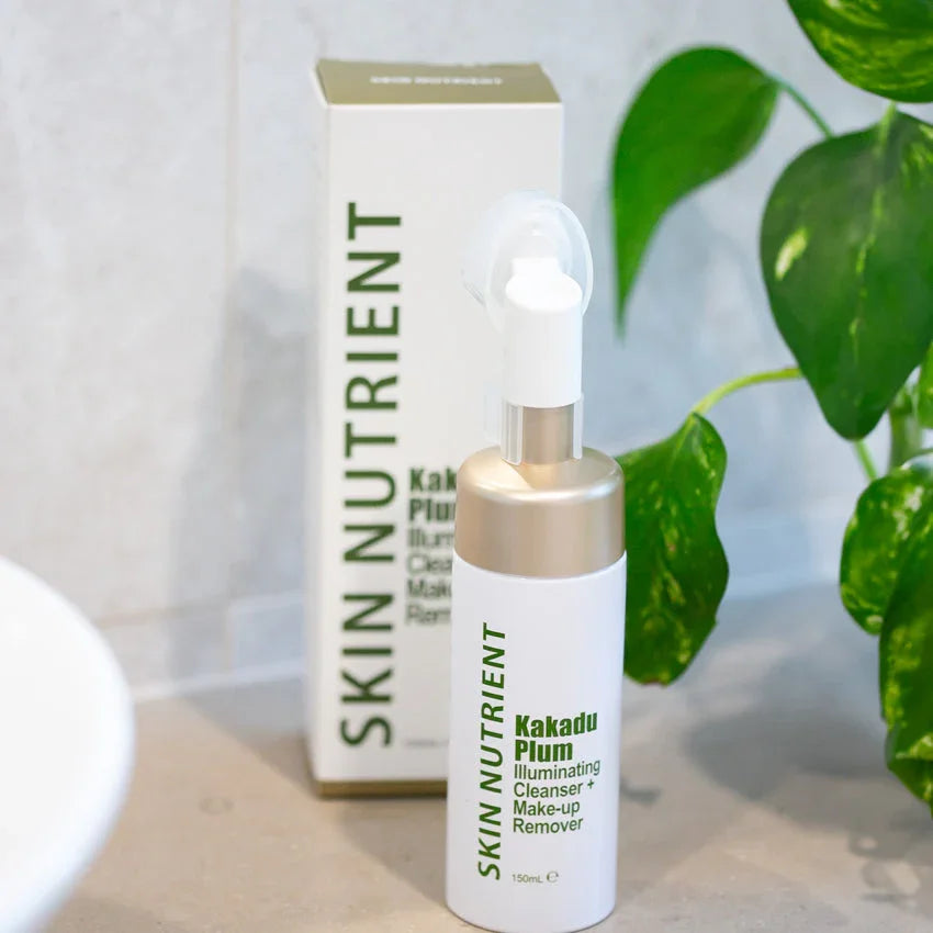 Kakadu Plum 3-in-1 Illuminating Cleanser-3